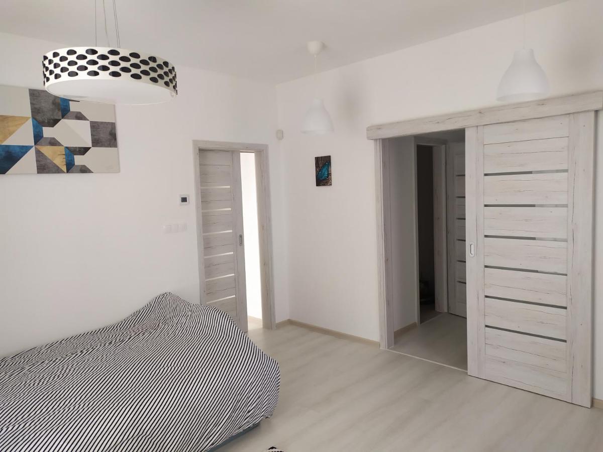 Apartman Till Галанта Экстерьер фото